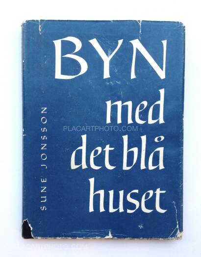 Sune Jonsson,Byn med det bla huset