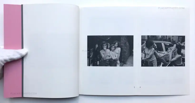 Susan Meiselas – Prince Street Girls