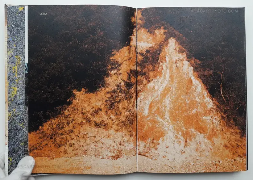 Yoshikatsu Fujii – Hiroshima Graph : Rabbits abandon their children (ONLY 72 COPIES - SIGNED)
