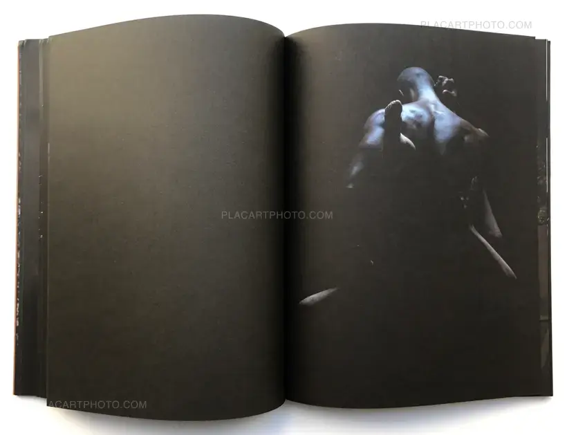 Andreas H. Bitesnich – MOMENTUM (SIGNED)