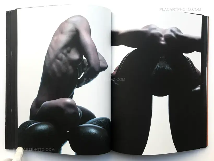 Andreas H. Bitesnich – MOMENTUM (SIGNED)