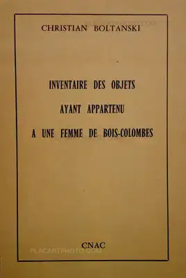 Christian Boltanski – Inventaire des objets ayant appartenu à une femme de Bois-Colombes