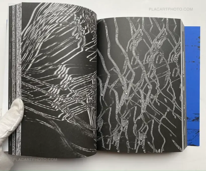 Koji Kitagawa – Photography 写真 (Last copy, seald copy, blue cover)