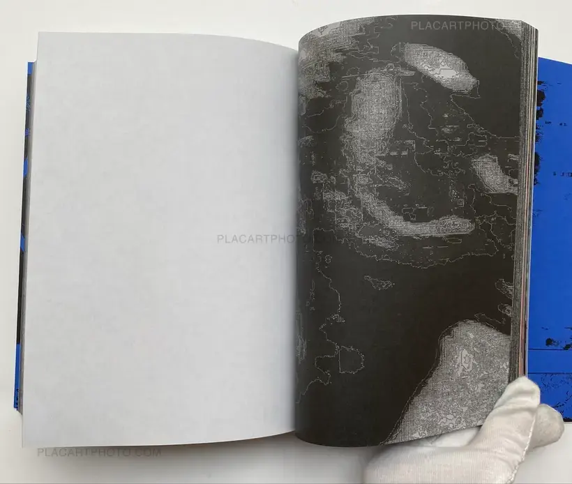 Koji Kitagawa – Photography 写真 (Last copy, seald copy, blue cover)