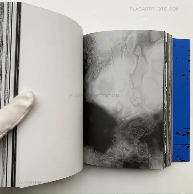 Koji Kitagawa – Photography 写真 (Last copy, seald copy, blue cover)