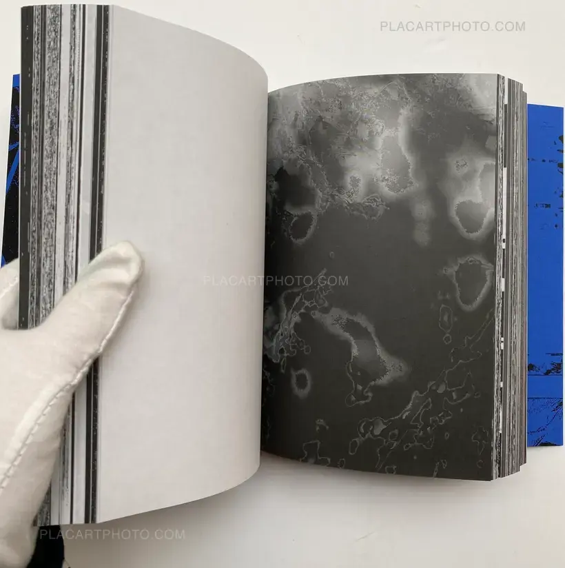 Koji Kitagawa – Photography 写真 (Last copy, seald copy, blue cover)