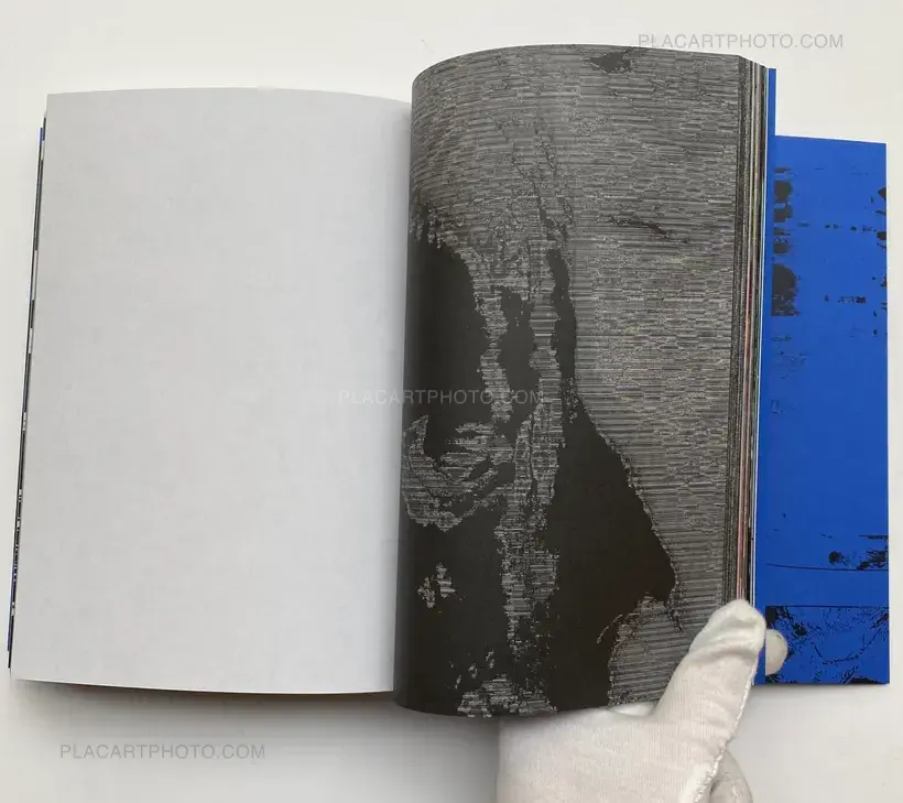 Koji Kitagawa – Photography 写真 (Last copy, seald copy, blue cover)