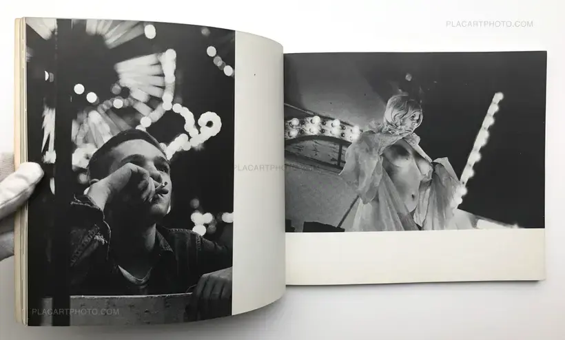 Susan Meiselas – Strip-tease forain