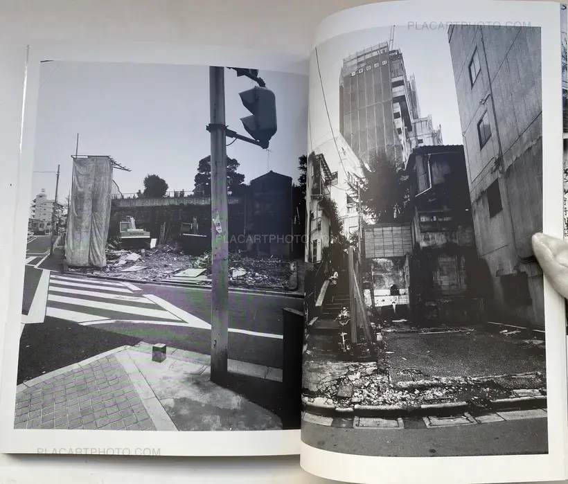 Nobuyoshi Araki – Fuyu e (Tokyo : a City Heading for Death) (WITH OBI)