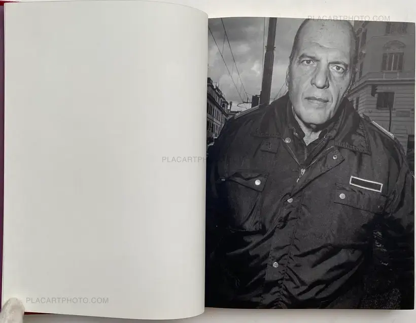 Bruce Gilden – BEATEN & BLOWN BY THE WIND