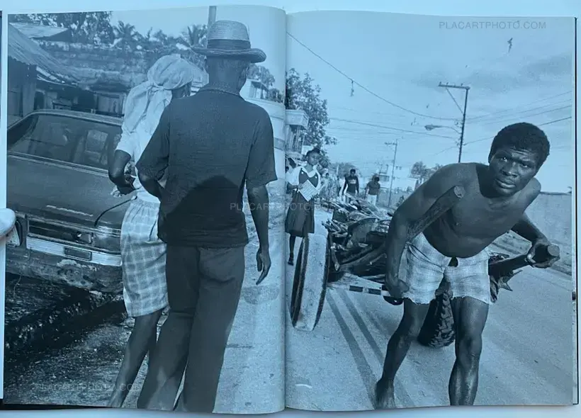 Bruce Gilden – HAITI