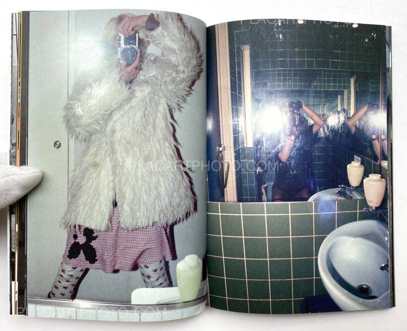 Yurie Nagashima: Self-Portraits, Dashwood Books, 2020 | Bookshop Yurie Nagashima: Self-Portraits, Dashwood Books, 2020 | Bookshop