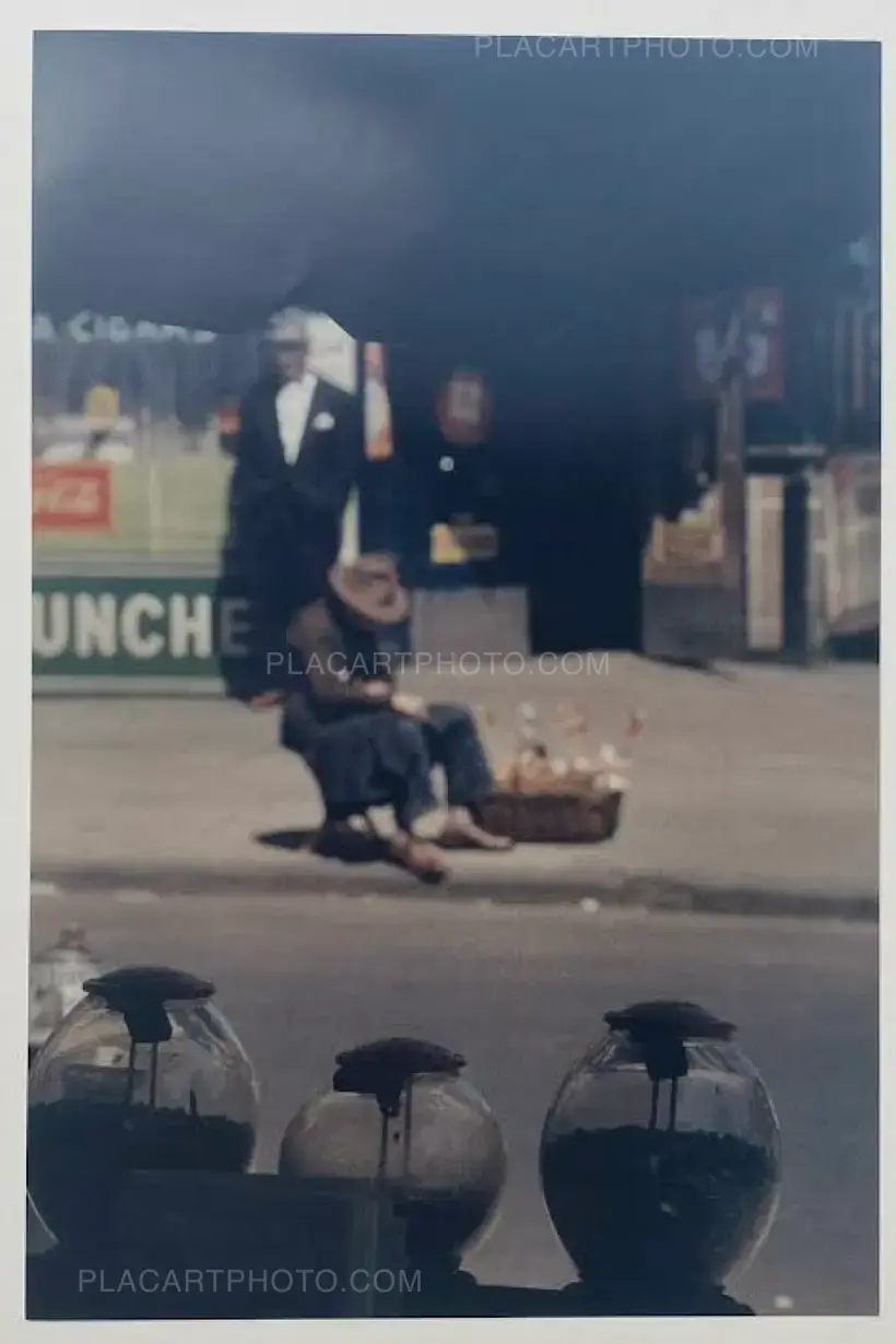 Saul Leiter – Dancing in the street