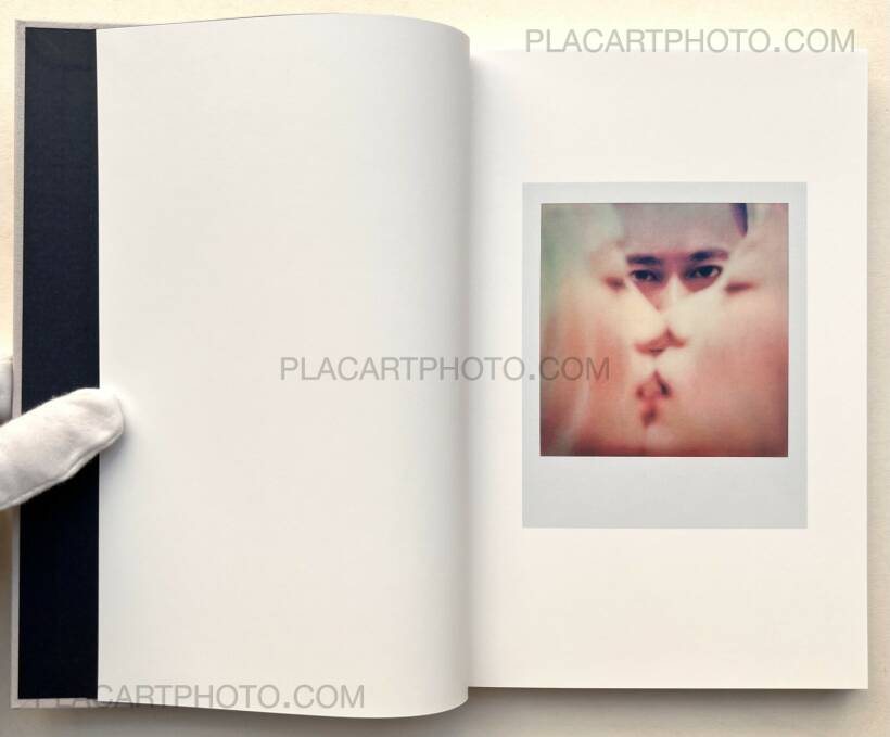 Lin Zhipeng: 123 POLAROIDS (Gray cover), SUPER LABO / in)(between