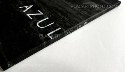 Joakim Eskildsen,Blue Tide / Maré Azul