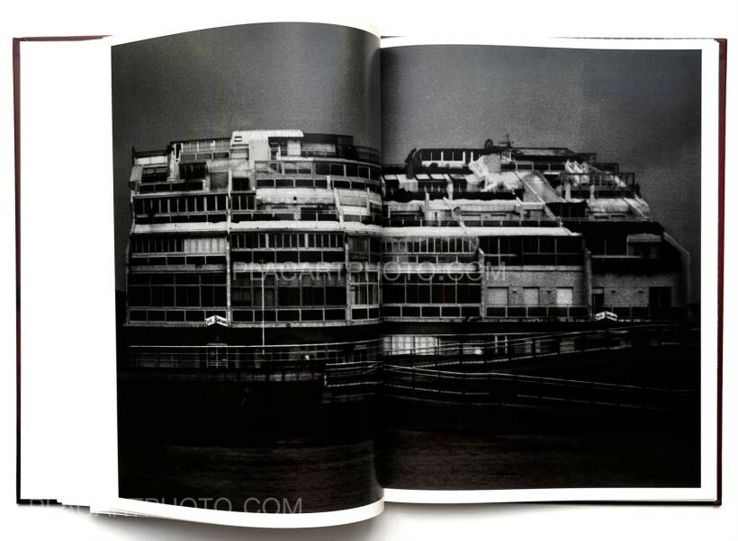 Antoine d'Agata: Stigma, Images en Manoeuvres , 2004 | Bookshop Le Antoine d'Agata: Stigma, Images en Manoeuvres , 2004 | Bookshop Le