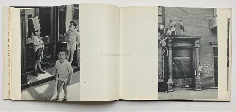Helen Levitt – A WAY OF SEEING (FIRST HARDCOVER EDT)