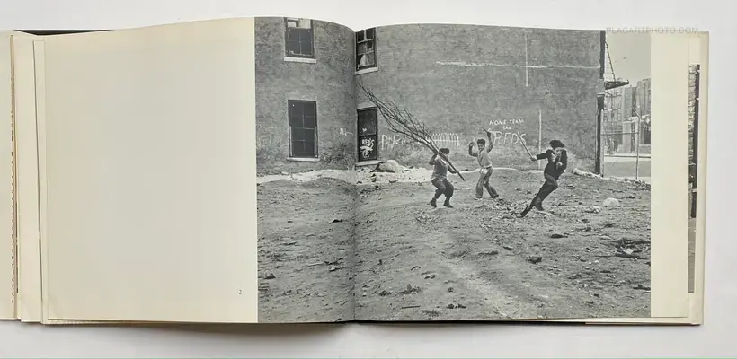 Helen Levitt – A WAY OF SEEING (FIRST HARDCOVER EDT)