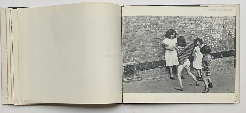 Helen Levitt – A WAY OF SEEING (FIRST HARDCOVER EDT)