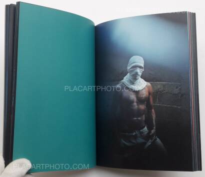 Cristina de Middel,Sharkification (SPECIAL EDT WITH A PRINT)