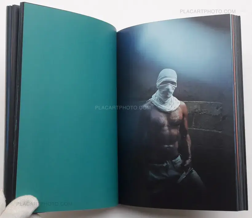 Cristina de Middel – Sharkification (SPECIAL EDT WITH A PRINT)