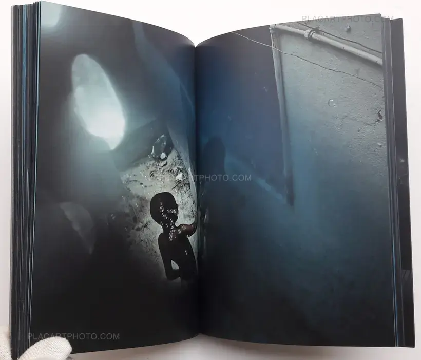 Cristina de Middel – Sharkification (SPECIAL EDT WITH A PRINT)