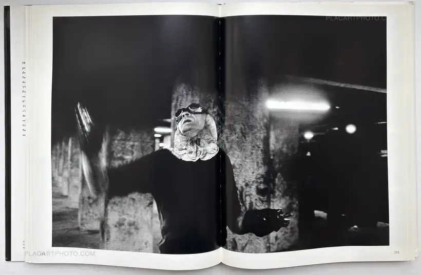 Sebastiao Salgado – La Main De l'Homme (SIGNED)