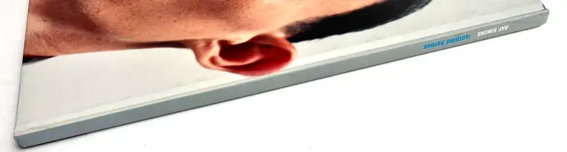 Raf Simons – Isolated heroes